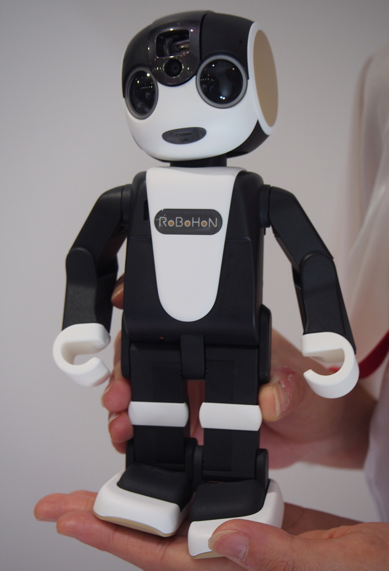 人工知能とIoTで“人に寄り添う家電”を目指す――ロボット携帯「RoBoHoN