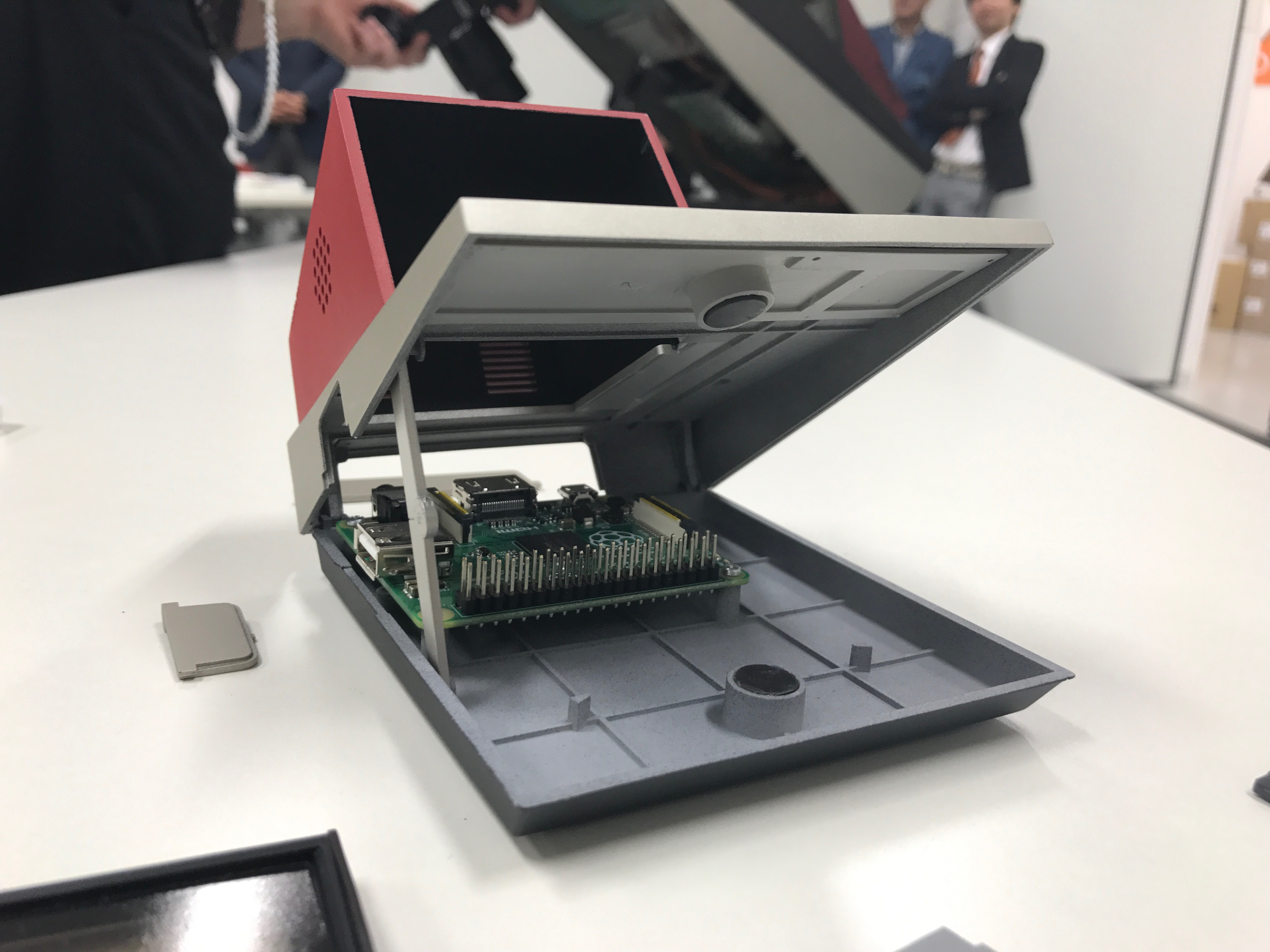 クォーターサイズMZ-80C予約スタート シャープX1発表翌日に