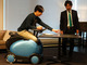 足が不自由でも自力で乗り降り　車いす型ロボット「RODEM」発売