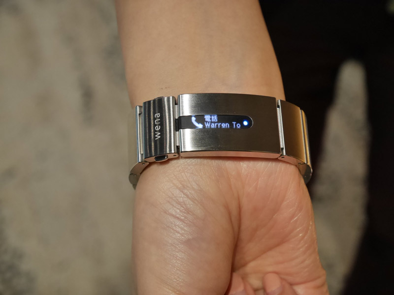 ソニーの第2世代「wena wrist」は2機種に 有機ELディスプレイで着信や