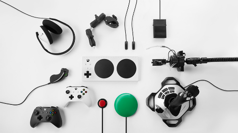 Microsoft 障害者向けxboxコントローラ Xbox Adaptive Controller を99 99ドルで年内発売へ Itmedia News