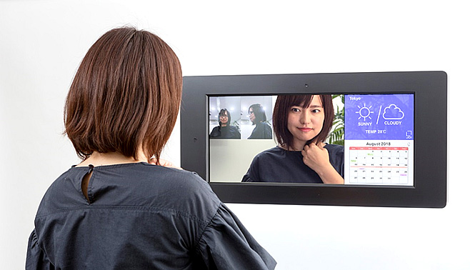鏡が瞬時にディスプレイに 「遅れ鏡」で後ろ姿チェックも JDIが開発