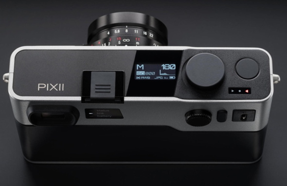 ライカMマウント互換のレンジファインダーデジタルカメラ「Pixii」 液晶モニターもカードスロットもなし - ITmedia NEWS