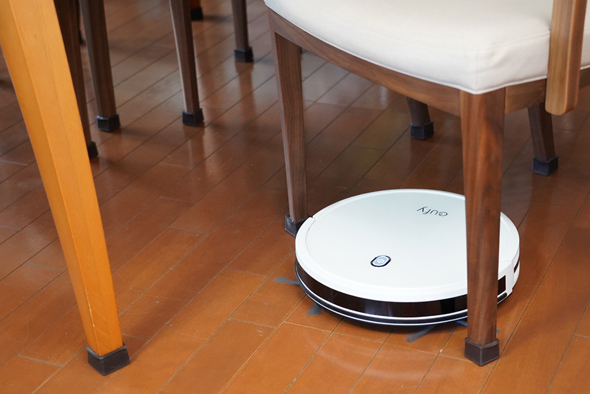 約2万円の格安ロボット掃除機で部屋はきれいになる？ 「Eufy RoboVac 11S」を試す（1⁄3 ページ） - ITmedia NEWS