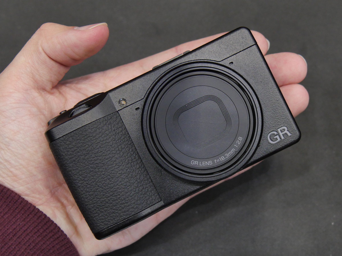 GR III」は「GR」から何が変わった？ 実機で比較してみた：CP+ 2019（1