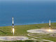 SpaceXの大型ロケット「Falcon Heavy」、初の商用打ち上げ　3機のブースターすべて自動着陸に成功