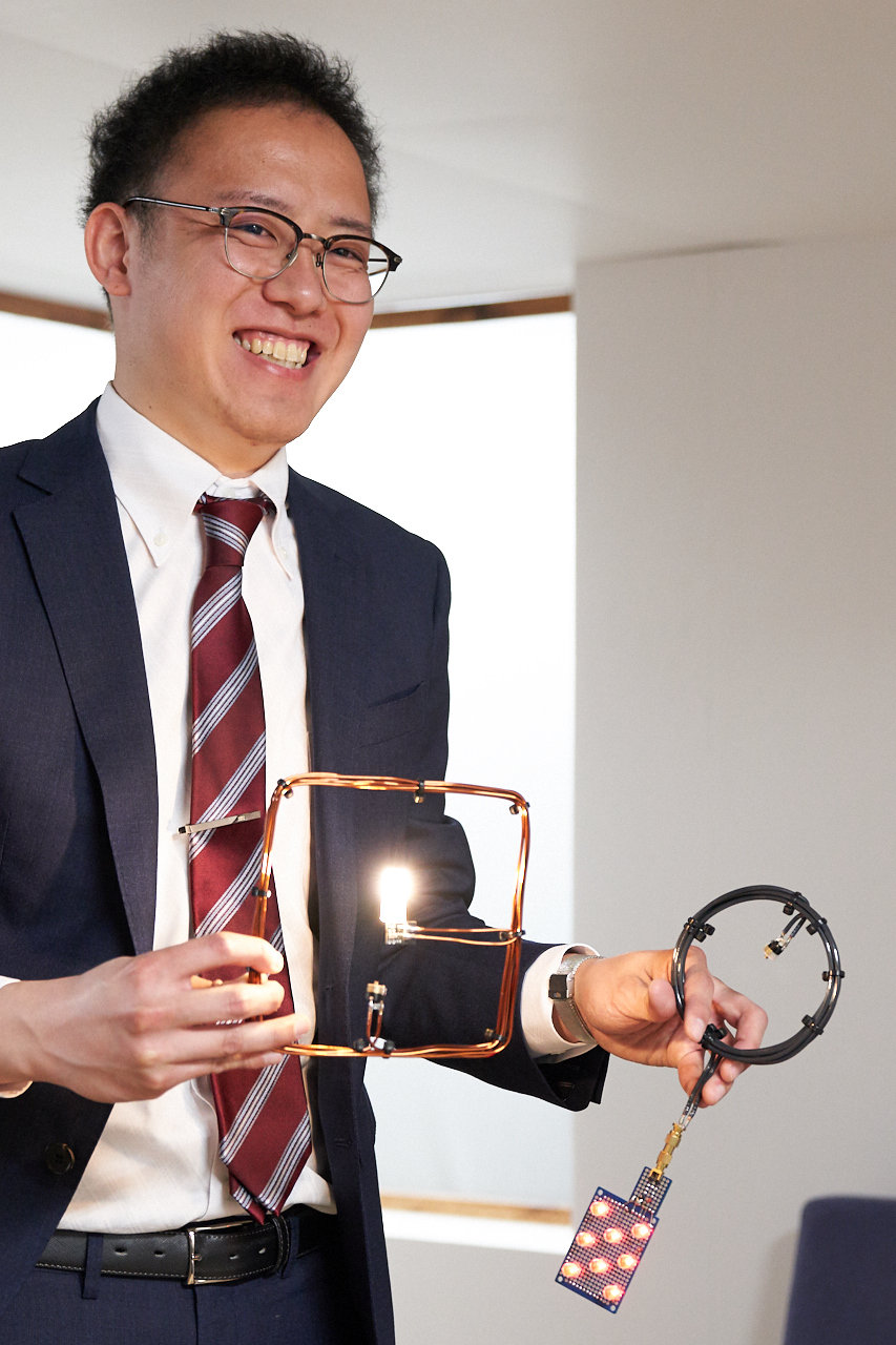 スマホなど部屋中どこでもワイヤレス充電 東大が実験部屋を公開 Itmedia News