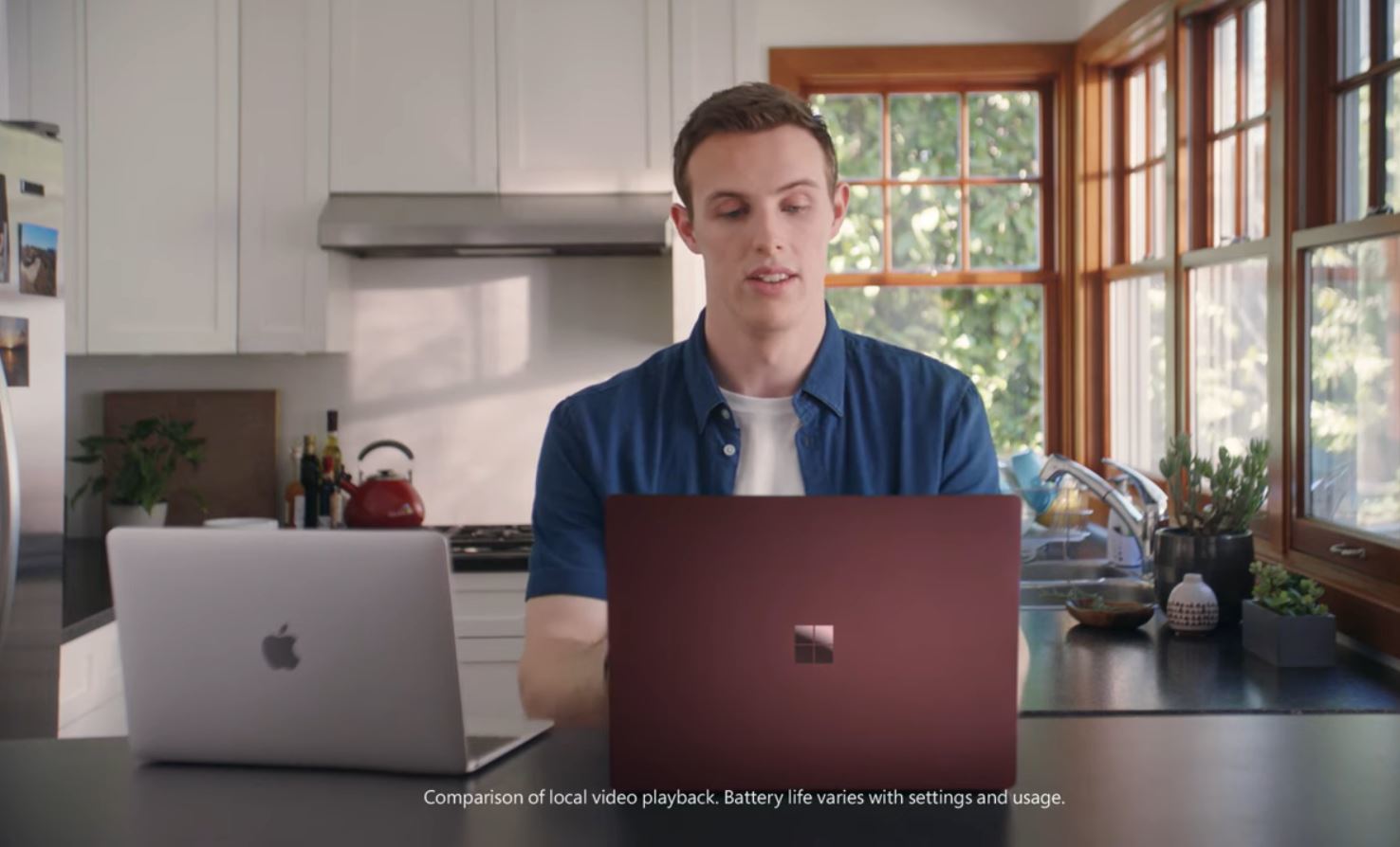 Microsoftが久しぶりにAppleディスり広告「僕はマック・ブック 