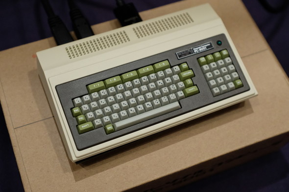 NEC PC、「PC-8001」ミニを発表 40周年を記念した「LAVIE Pro Mobile ...