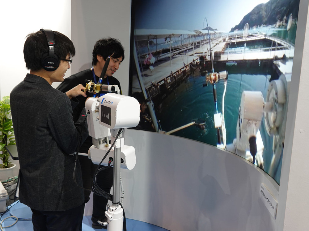幕張メッセで 釣りロボ 遠隔操作 大分県でタイを釣ってみた Ceatec 19 Itmedia News