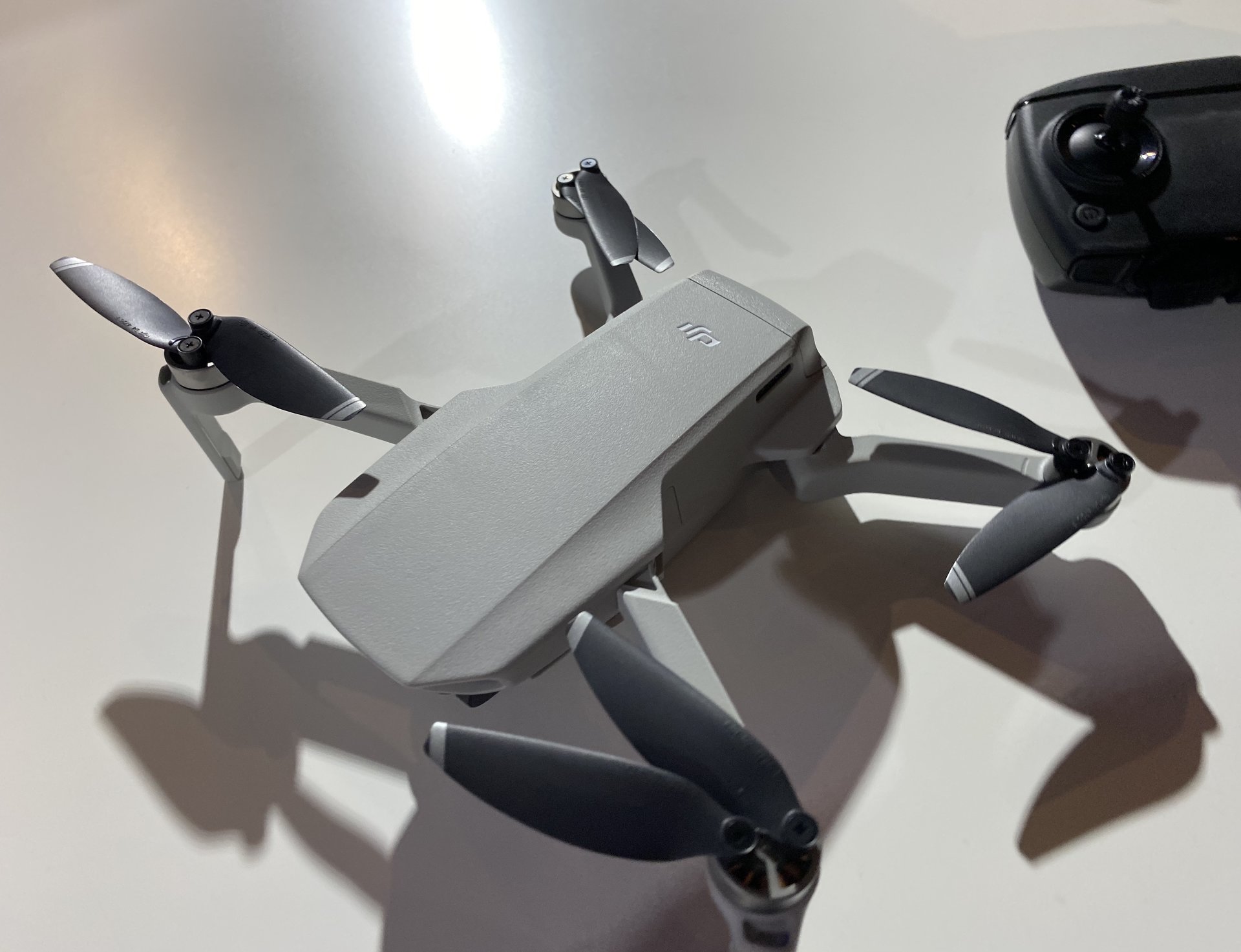 DJI、日本向けに199グラム折りたたみドローン「Mavic Mini」発売 - ITmedia NEWS