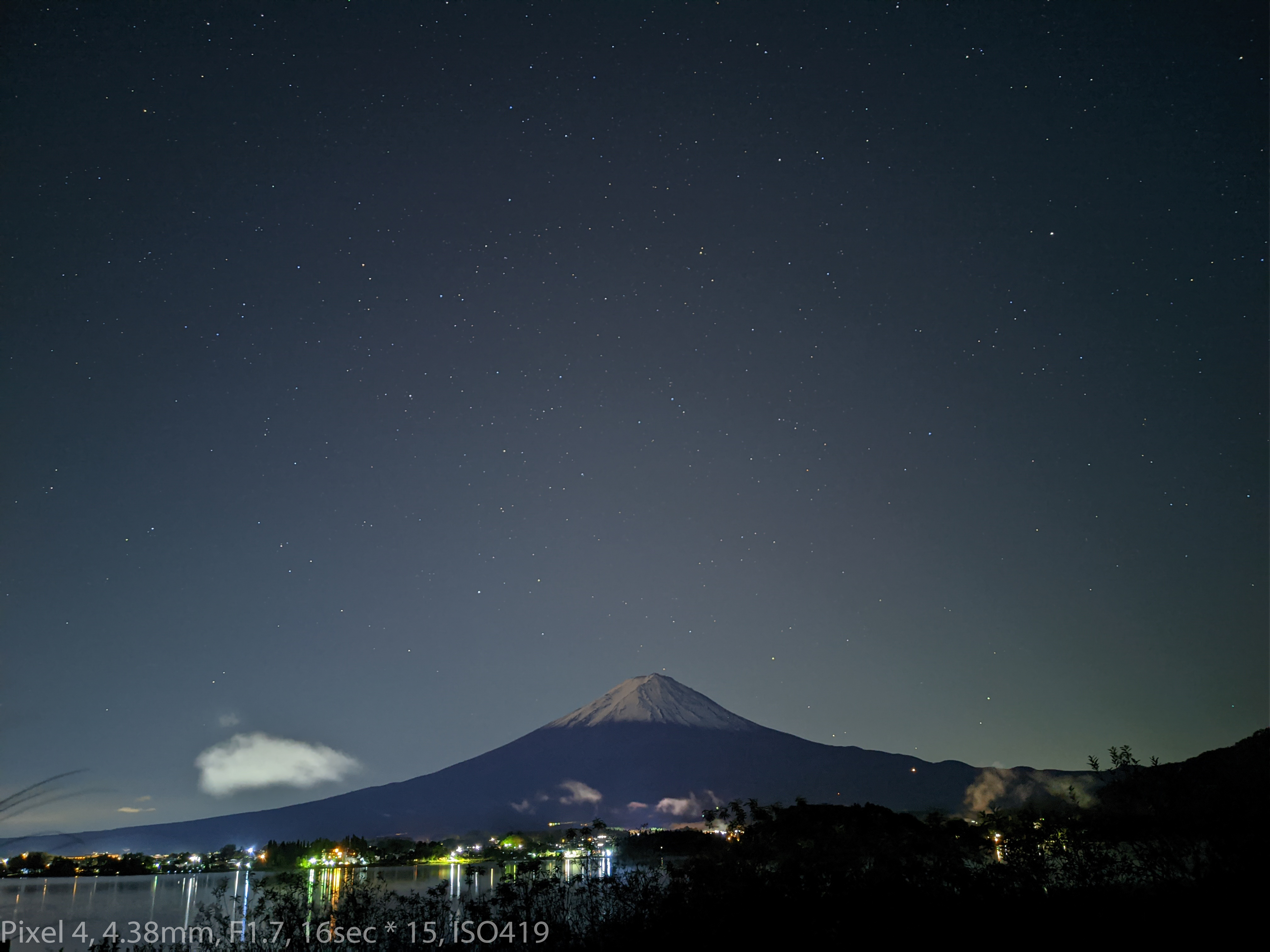 天の川が撮れた Pixel 4で 満天の星空と富士山 の撮影にチャレンジ 1 3 ページ Itmedia News
