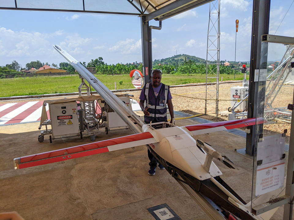 輸血パックが空を飛ぶ アフリカの奇跡 急激な近代化を果たした小国 ルワンダが進めるict立国の今 1 2 Itmedia News