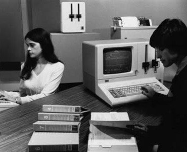 「IBM PC」がやってきた　エストリッジ、シュタゲ、そして互換機の台頭