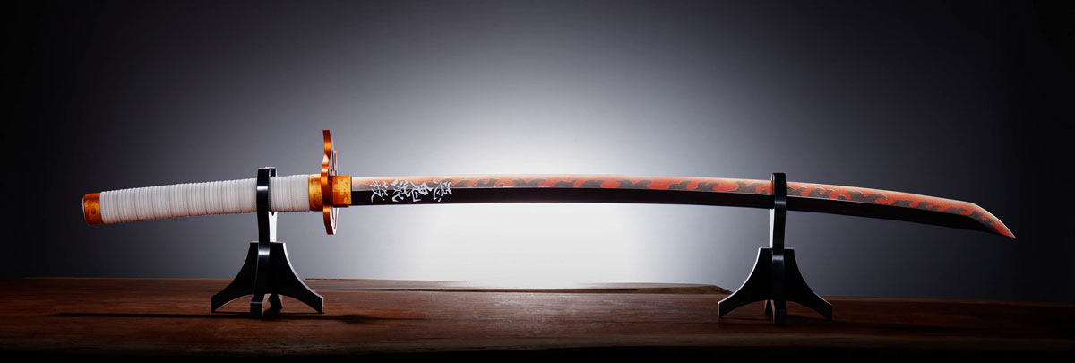 実寸大、煉獄杏寿郎の「日輪刀」をバンダイが発売 セリフや効果音収録 