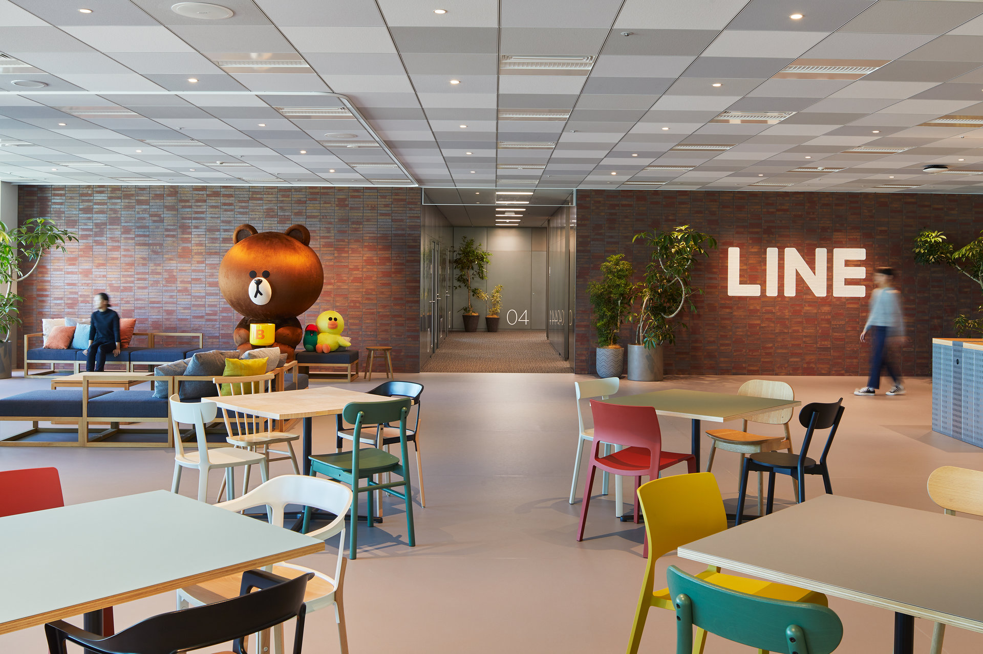 LINEが本社移転、新宿から四谷に 「自宅からは生まれない創造力を生み出す場に」 - ITmedia NEWS