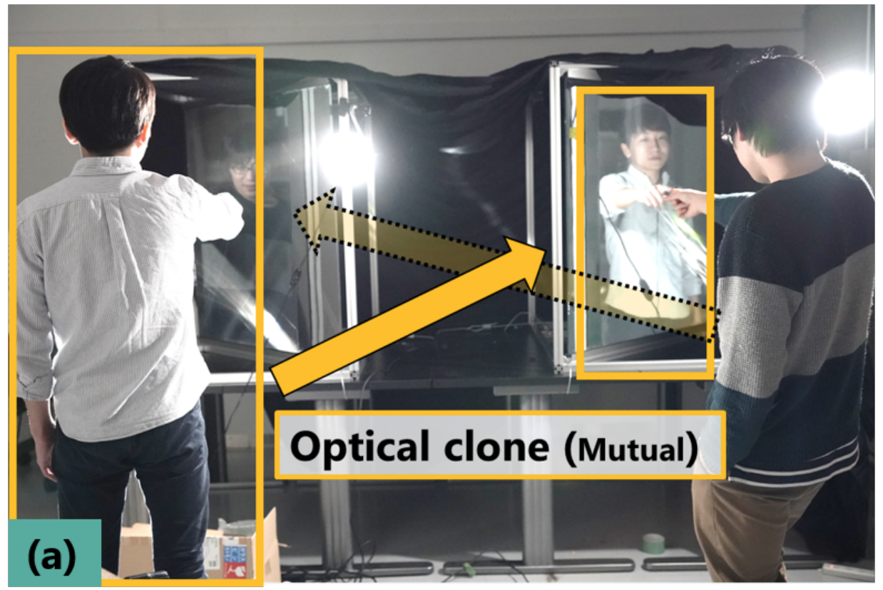 相手に触れる立体映像テレプレゼンス　東京大学「Super Haptoclone」開発