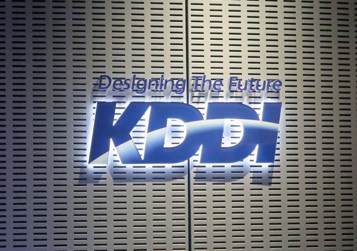 KDDI、auで「eSIM」の提供スタート　Pixel 5とiPhoneに対応