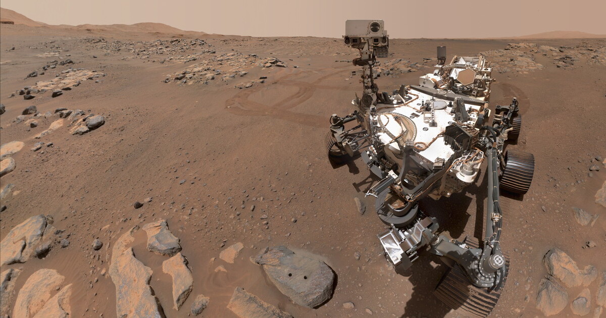 火星探査機が“カメラ目線”で自撮り　NASAが写真やアニメーションを公開