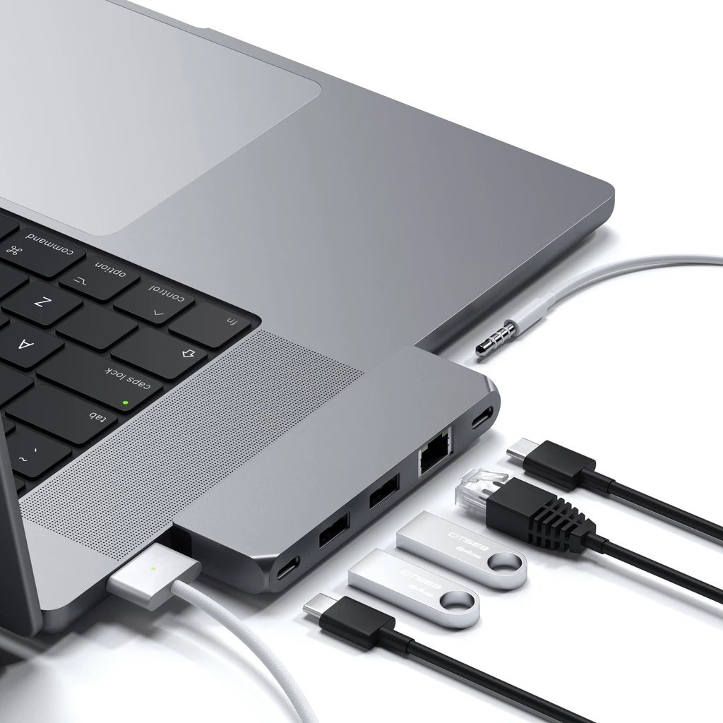 新型14／16インチMacBook ProにフィットするUSBハブ登場 USB-A、イーサ 