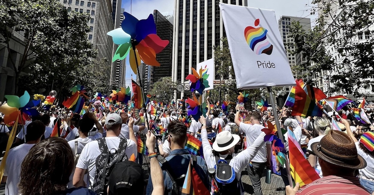  Apple、サンフランシスコのパレードでプライドを祝う