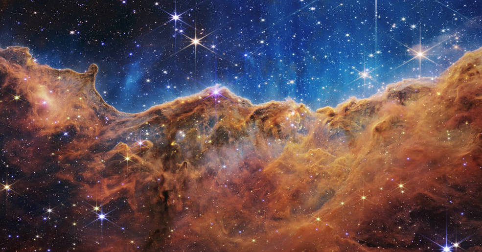 NASA、ウェッブ宇宙望遠鏡からの複数の画像を公開 カリーナ星雲の