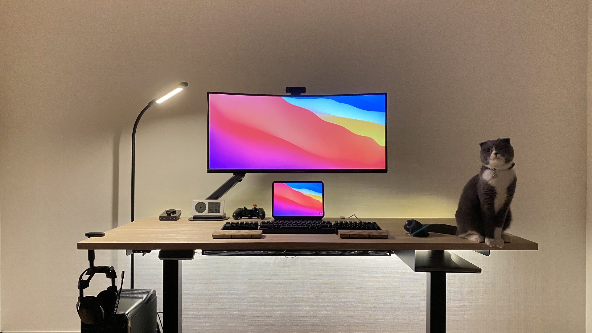 不動産テック企業で働くみんなのデスク環境 CEOからAIエンジニアまで