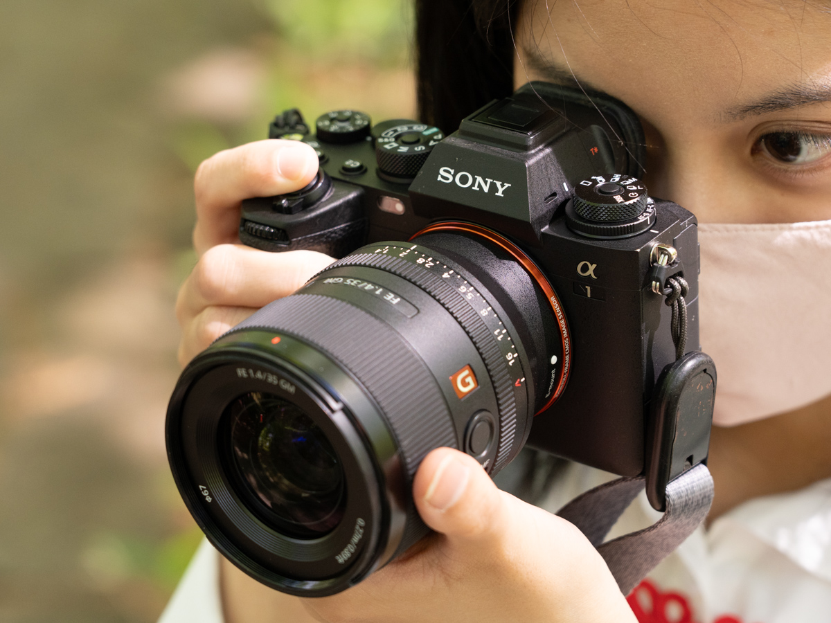 SONY α55 Wi-Fiで写真をスマホに転送 & 回転液晶で自撮りもOK