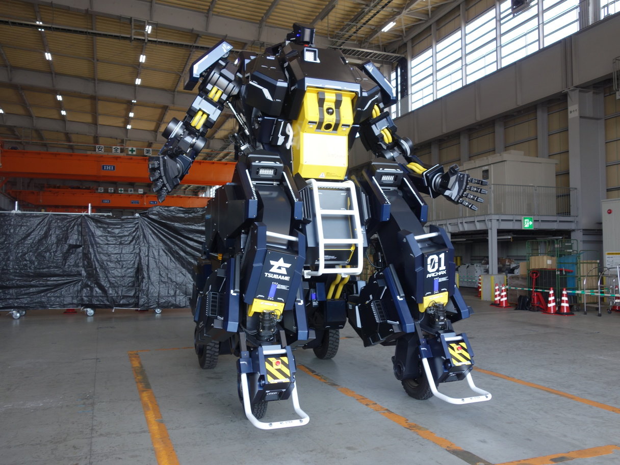 全高4.5mの搭乗型ロボット「アーカックス」、日本で販売へ 価格は4億円 エアコン完備で夏場もOK - ITmedia NEWS