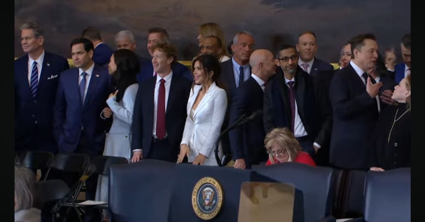 トランプ新大統領の就任式にGAFAトップ勢ぞろい もちろんイーロン・マスク氏も - ITmedia NEWS