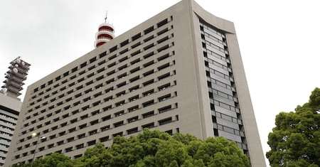 「煉獄コロアキ」「エンターテイナー折原」を脅迫などの容疑で逮捕 ライブ動画で男性脅す