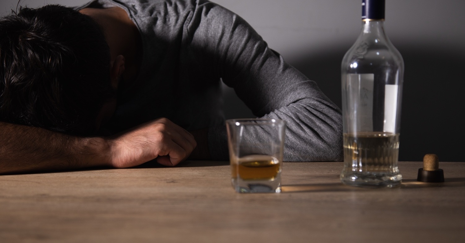 生徒の情報入りUSBメモリ&HDD&PC&書類を紛失 川崎市の中学教員、酔って路上で居眠り