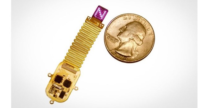 光を使って脳に直接メッセージを送る、脳埋め込み装置　Nature系列誌で米国チームが発表　マウスで成功