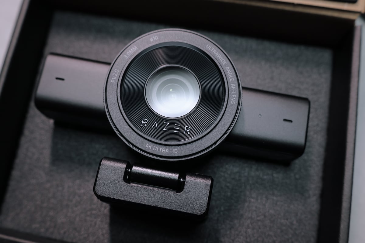 Razer「Kiyo V2」はゲーム配信だけじゃなくてビジネスでも“使える”Webカムだった　“手元カメラ”という提案