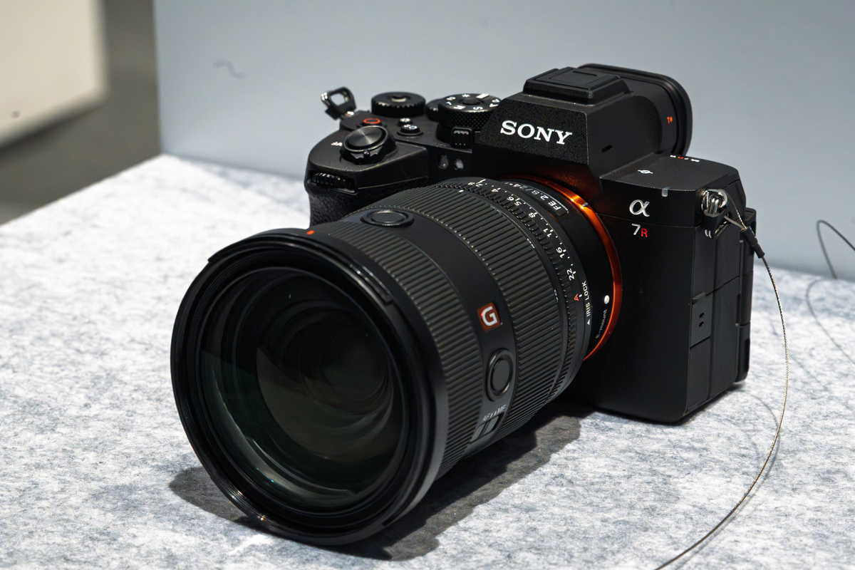 ソニー「α7R VI」は積層型センサーで描写力に加えて機動力も向上した
