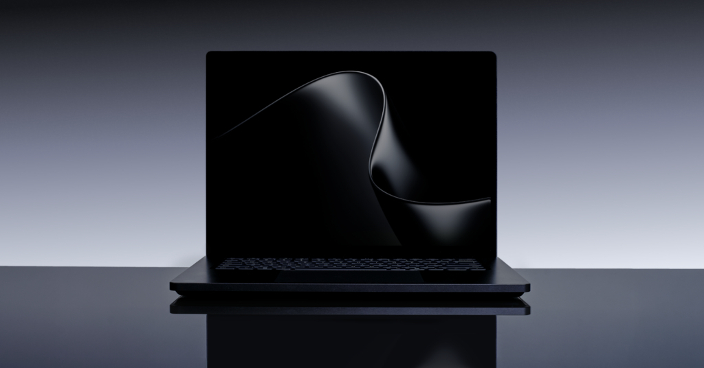 Microsoft、NVIDIAと共同設計のPC「Surface Laptop Ultra」発表　AIモデルのローカル実行可能