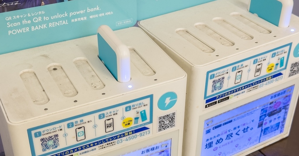 モバイルバッテリーの危険な扱い、4割が経験 ChargeSPOTが調査 事故事例数は8月ピーク