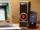 Siriと「2001年宇宙の旅」ごっこがしたくなる　HAL 9000そっくりのiPhone周辺機器