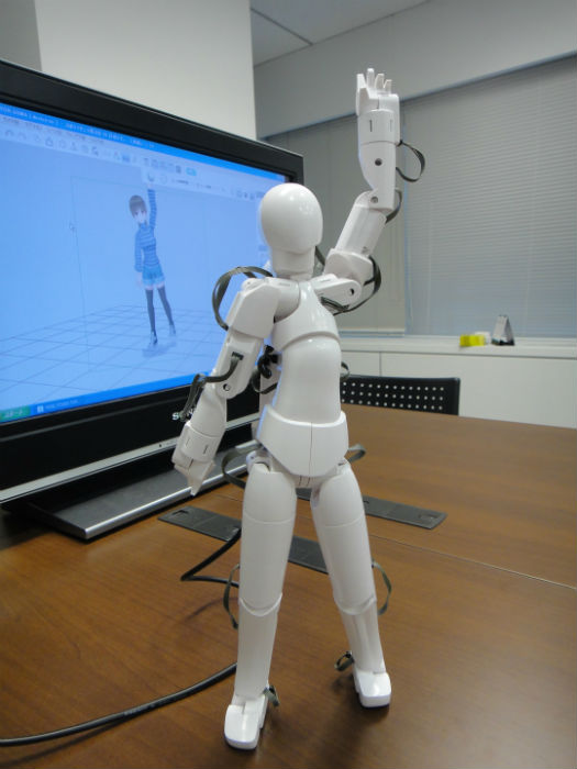 人形を操る感覚でCGキャラクターを操作できる人型入力デバイス 