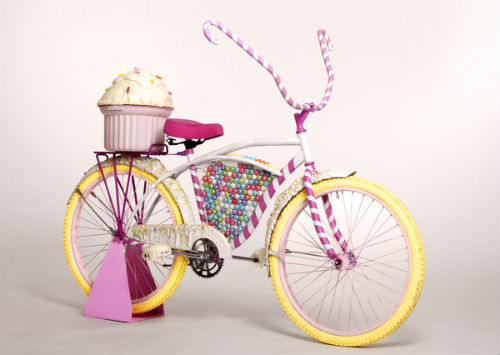 メルヘンでおいしそうなお菓子の自転車 ねとらぼ