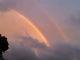 これは是非とも見たかった！　9月19日、虹と夕焼けの見事なコラボが話題に！