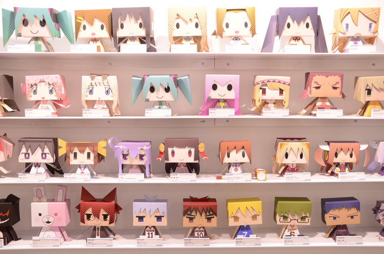 四角いフォルムのカワイイ奴ら 0以上のキャラクターが集まった グラフィグ展 ねとらぼ