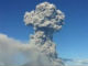 鹿児島の桜島が大噴火　5000メートル級大型噴煙や灰色の街の様子がTwitterに