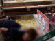 スーパーのアイスケースに客が入って撮影、大分でも　商品撤去し返金対応も