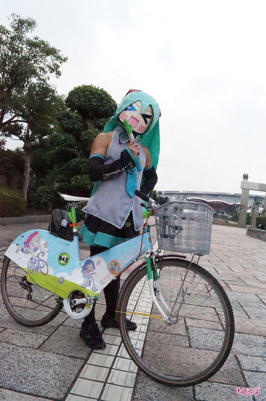 守りたいこの笑顔 初音ミク コスプレで激走するママチャリライダーに会ってきた ねとらぼ