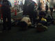 明大、同校公認サークルの集団昏倒写真に謝罪　「過度の飲酒から起きた出来事」