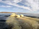 肉球が水をかきかき　泳ぐシロクマを海中からGoProで撮った映像がかわいい