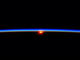 美しい……！　宇宙から見た日の出、宇宙飛行士がツイート