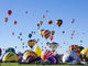 幻想的！　気球フェスティバルで熱気球がふんわりふわふわ飛び立つタイムラプス動画