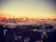 雲に浮かぶオペラハウス？　シドニーが濃霧に覆われ幻想世界に　現地からSNSへ写真が投稿される